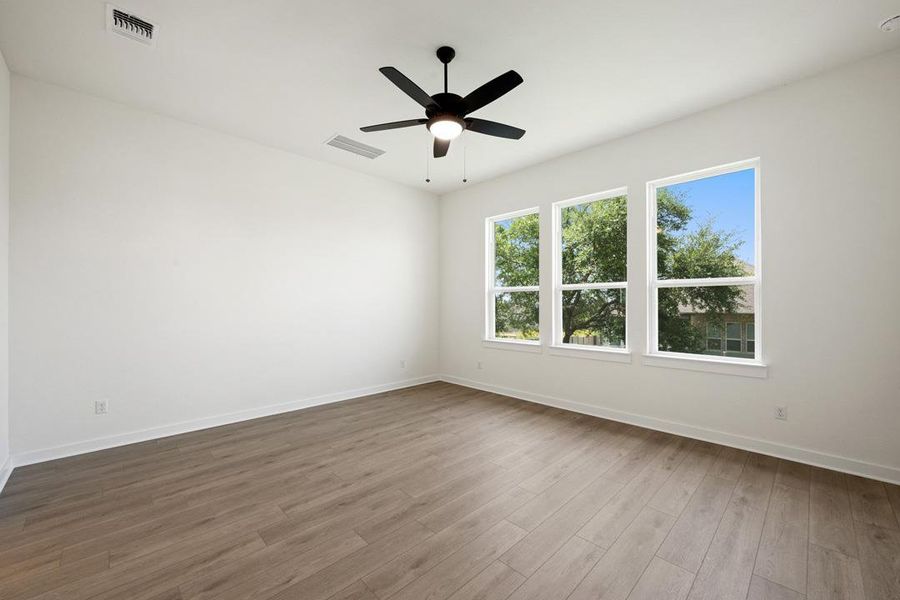 Spacious, unfurnished interior of a new home in Wolf Ranch, Georgetown (Image 28). Spacious, unfurnished interior of a new home in Wolf Ranch, Georgetown (Image 28).