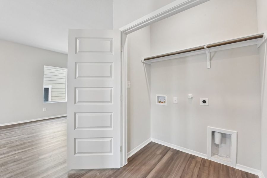 Spacious, unfurnished interior of a new home in Edgebrooke, Pflugerville (Image 24).