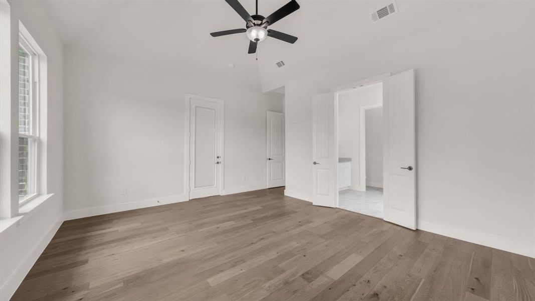 Spacious, unfurnished interior of a new home in Woodland Lakes Estates, Weatherford (Image 30).
