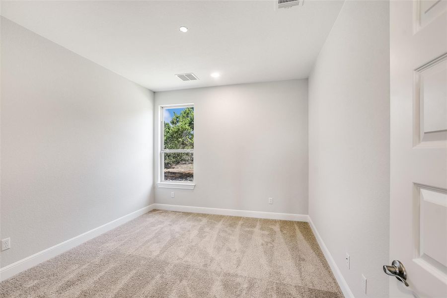 Spacious, unfurnished interior of a new home in , Burnet (Image 18).