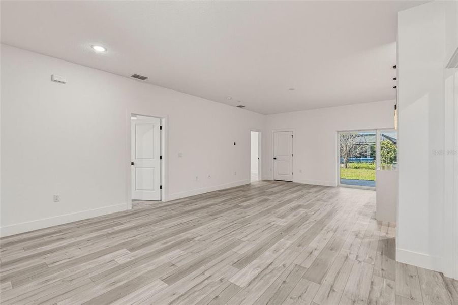 Spacious, unfurnished interior of a new home in , North Port (Image 16).