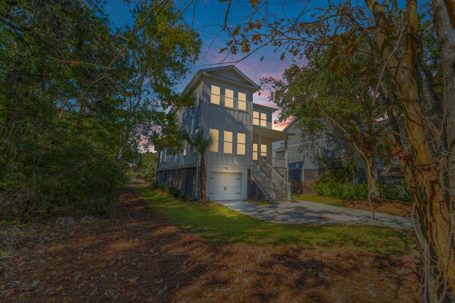 Exterior details and patio area of a home in , Charleston (Image 25).