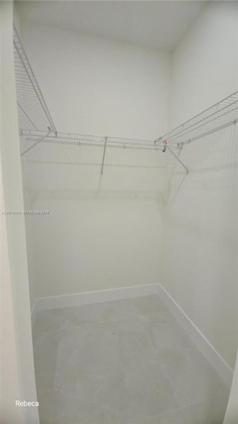 Spacious, unfurnished interior of a new home in , Lehigh Acres (Image 25).