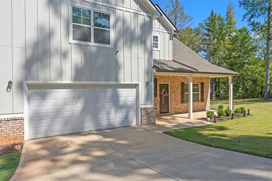 Exterior details and patio area of a home in , Hampton (Image 24).