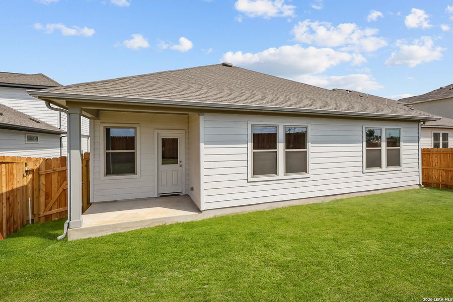 Exterior details and patio area of a home in Garden Grove, San Antonio (Image 28).