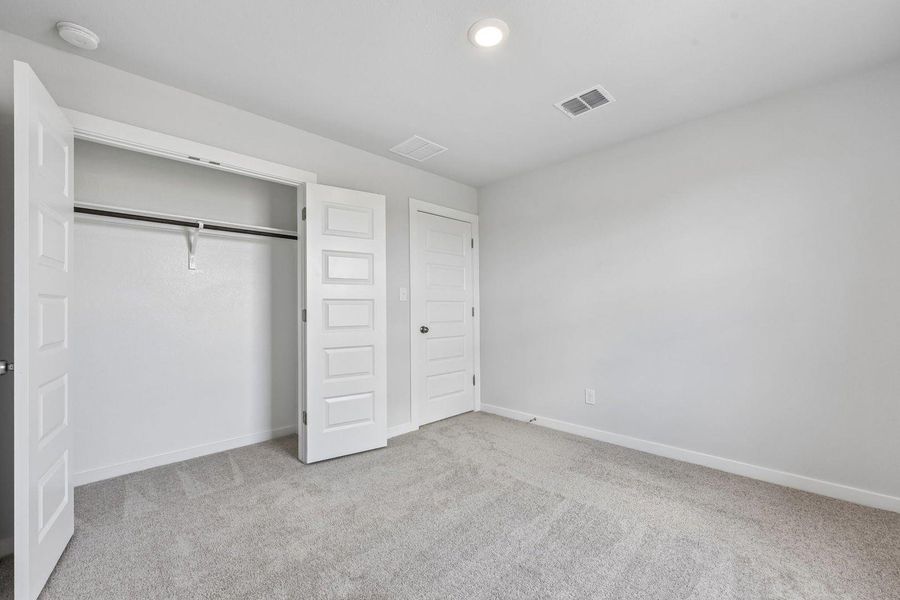 Spacious, unfurnished interior of a new home in Trinity Ranch, Elgin (Image 23).