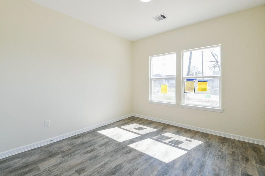 Spacious, unfurnished interior of a new home in , Galena Park (Image 43).