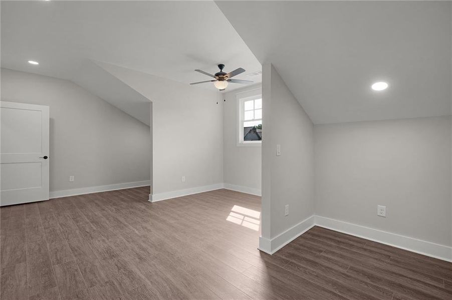 Spacious, unfurnished interior of a new home in , Jasper (Image 40).