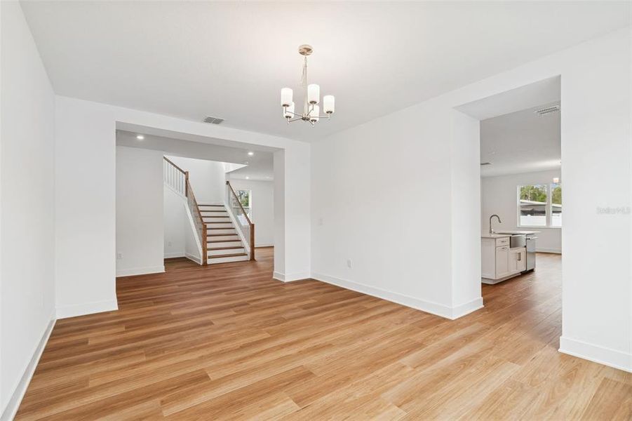 Spacious, unfurnished interior of a new home in , Tampa (Image 42).