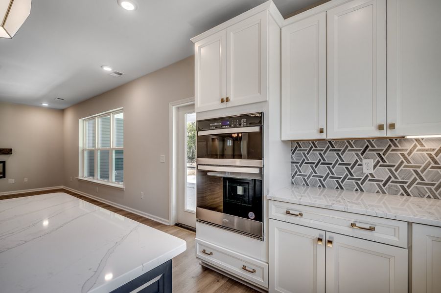 Representative furnished interior of a home built from the Reynolds by Beazer Homes in Marshfield, Longs (Image 8).