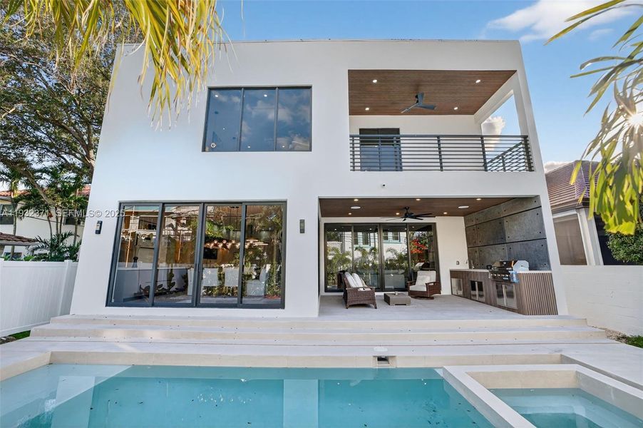 Exterior details and patio area of a home in , Fort Lauderdale (Image 30).