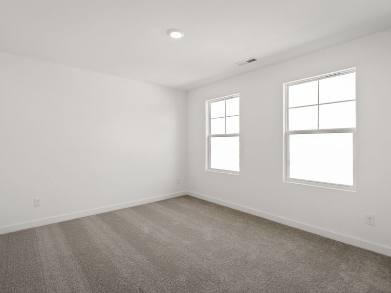 Spacious, unfurnished interior of a new home in Calista Farms, White House (Image 34).