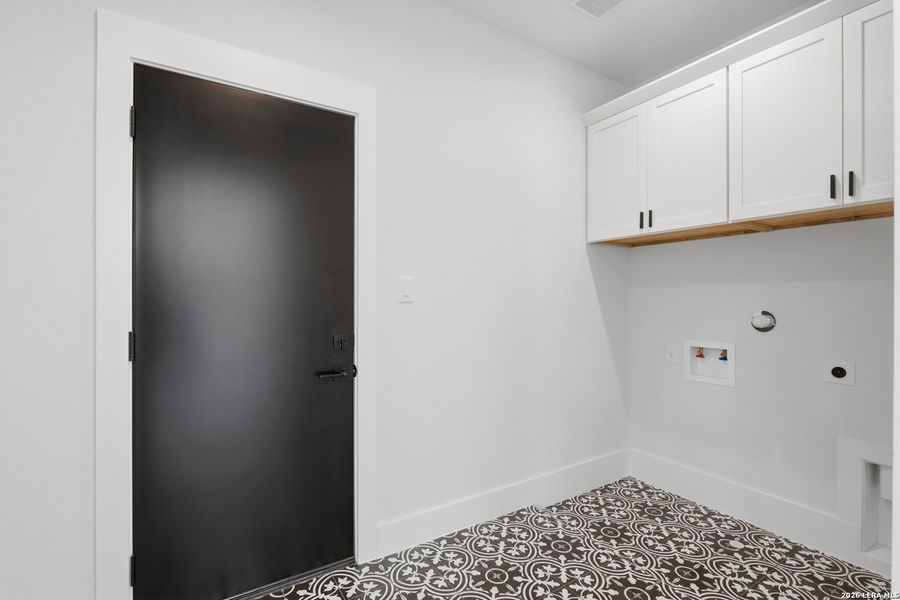 Spacious, unfurnished interior of a new home in , Spring Branch (Image 45).