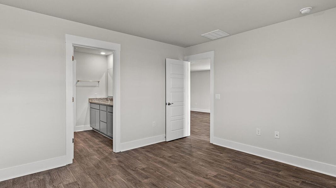 Spacious, unfurnished interior of a new home in Sidbury Station, Castle Hayne (Image 21).