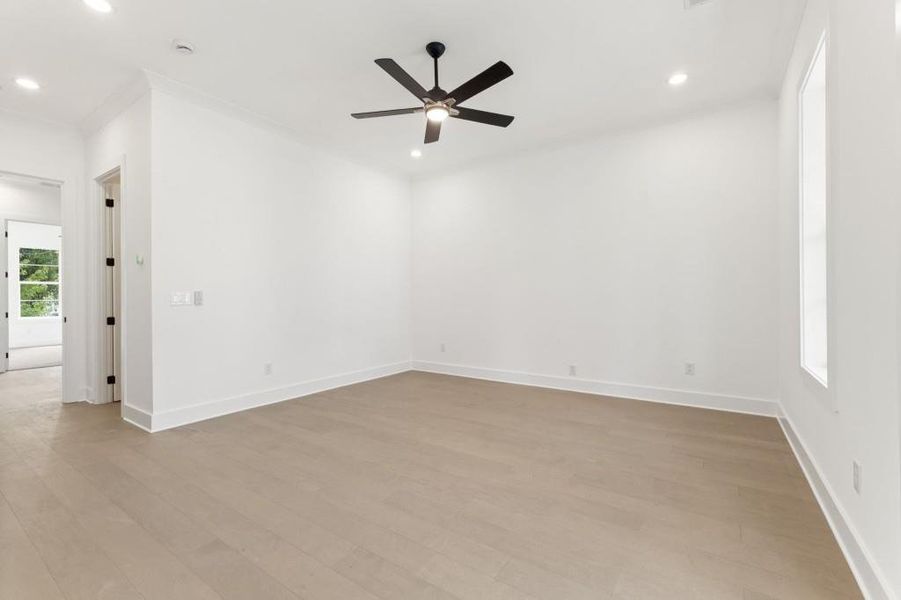 Spacious, unfurnished interior of a new home in , Roswell (Image 50).