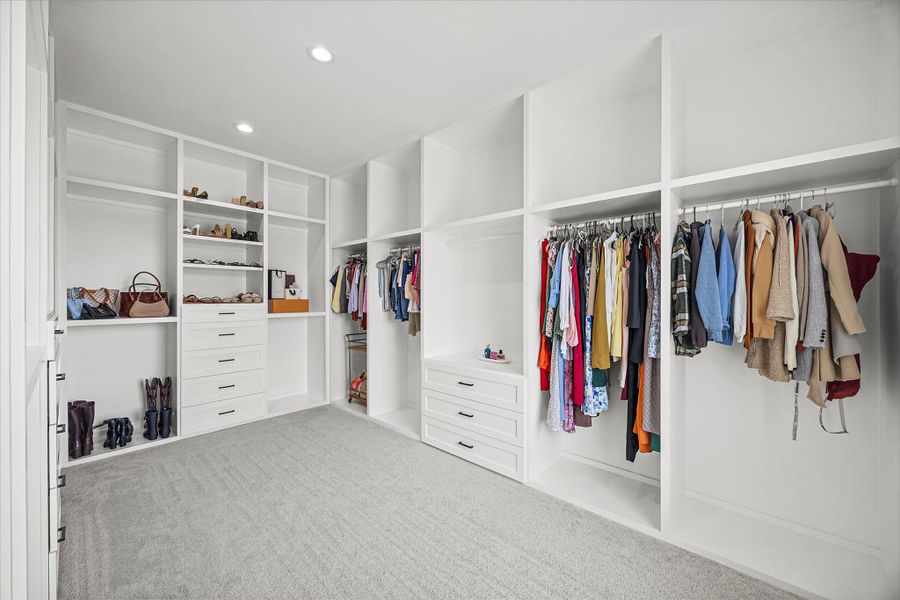 Furnished interior view inside a new home in , Baytown (Image 15).