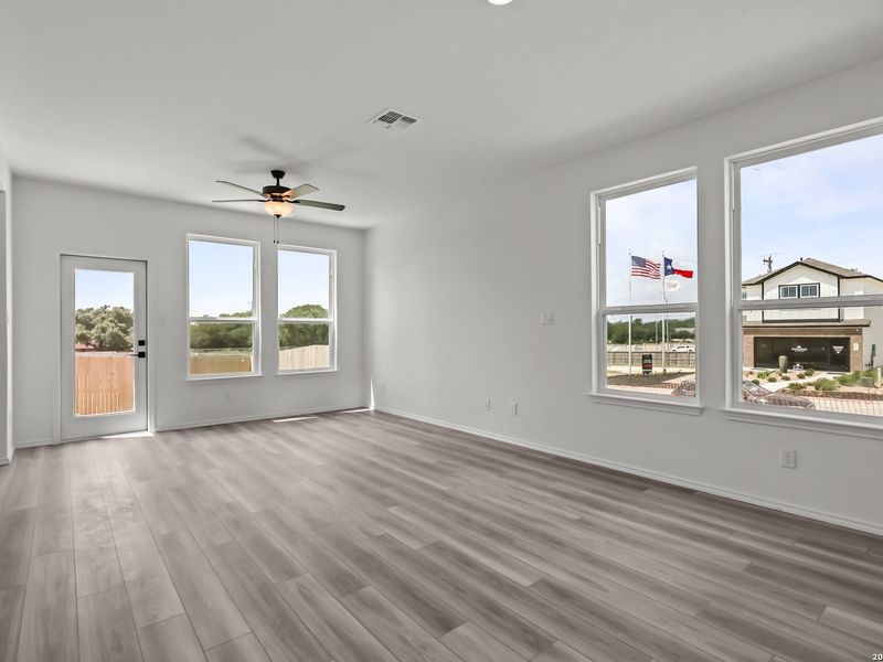 Spacious, unfurnished interior of a new home in Meadows at Oak Creek, San Antonio (Image 20).