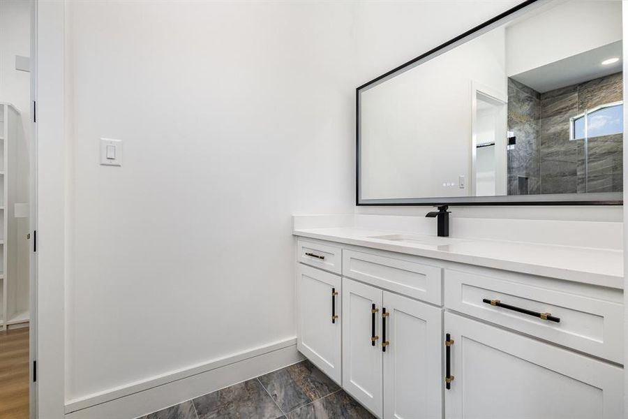 Furnished interior view inside a new home in , Colleyville (Image 9).
