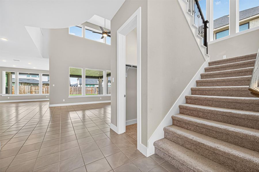 Spacious, unfurnished interior of a new home in , Fulshear (Image 17).