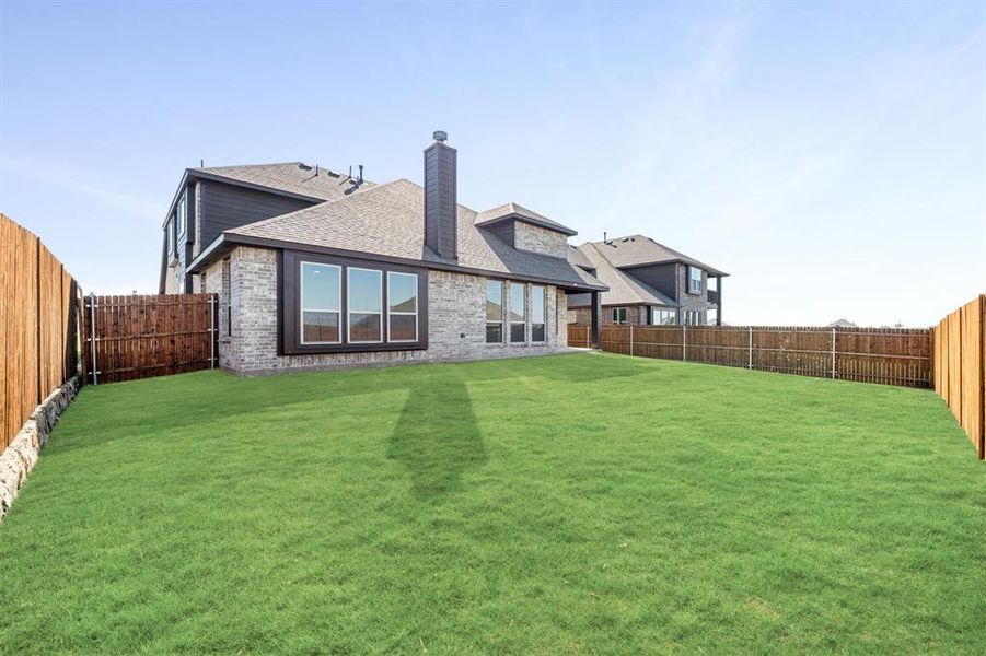 Exterior details and patio area of a home in Sunset Ridge, Alvarado (Image 24). Exterior details and patio area of a home in Sunset Ridge, Alvarado (Image 24).