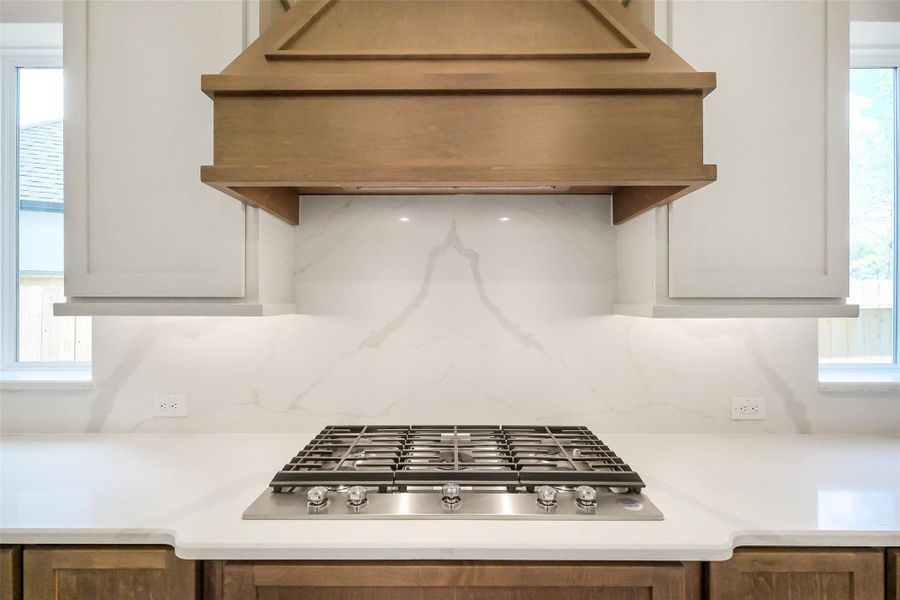 Close-up of interior finishes inside a home in Evergreen 70', Conroe (Image 16).