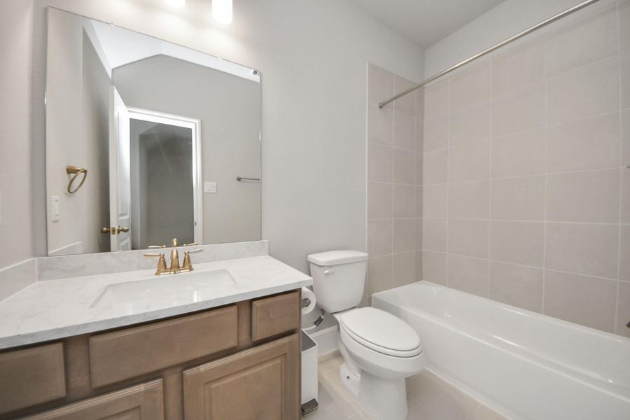 Furnished interior view inside a new home in Sienna 70', Missouri City (Image 11). Furnished interior view inside a new home in Sienna 70', Missouri City (Image 11).