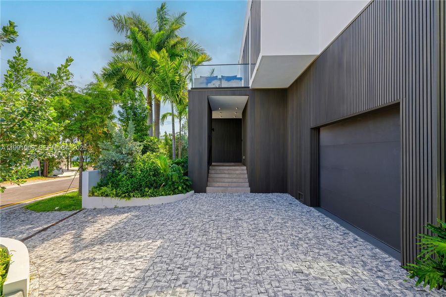 Exterior details and patio area of a home in , Miami Beach (Image 24).