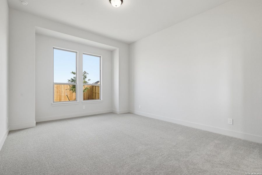 Spacious, unfurnished interior of a new home in Haby Hill 50s, San Antonio (Image 15).