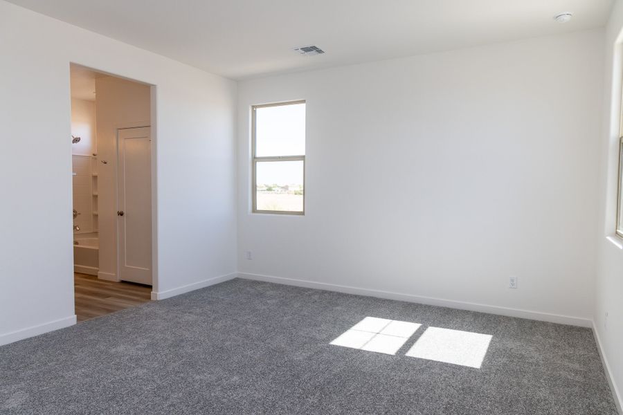 Spacious, unfurnished interior of a new home in Rancho Santa Rosa, Maricopa (Image 21).