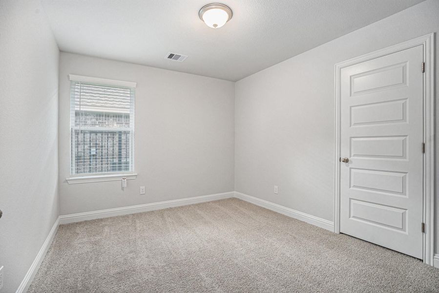 Spacious, unfurnished interior of a new home in Lago Mar, Texas City (Image 14). Spacious, unfurnished interior of a new home in Lago Mar, Texas City (Image 14).