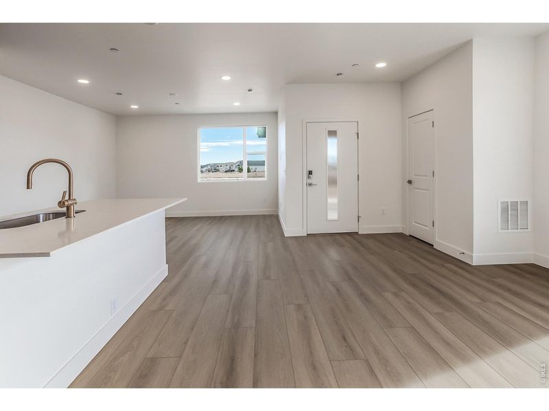 Spacious, unfurnished interior of a new home in , Timnath (Image 27).