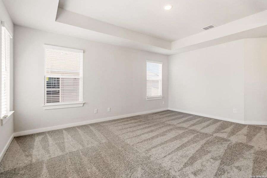 Spacious, unfurnished interior of a new home in Applewhite Meadows, San Antonio (Image 10).