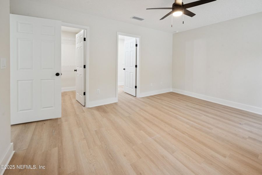 Spacious, unfurnished interior of a new home in , Florahome (Image 41).