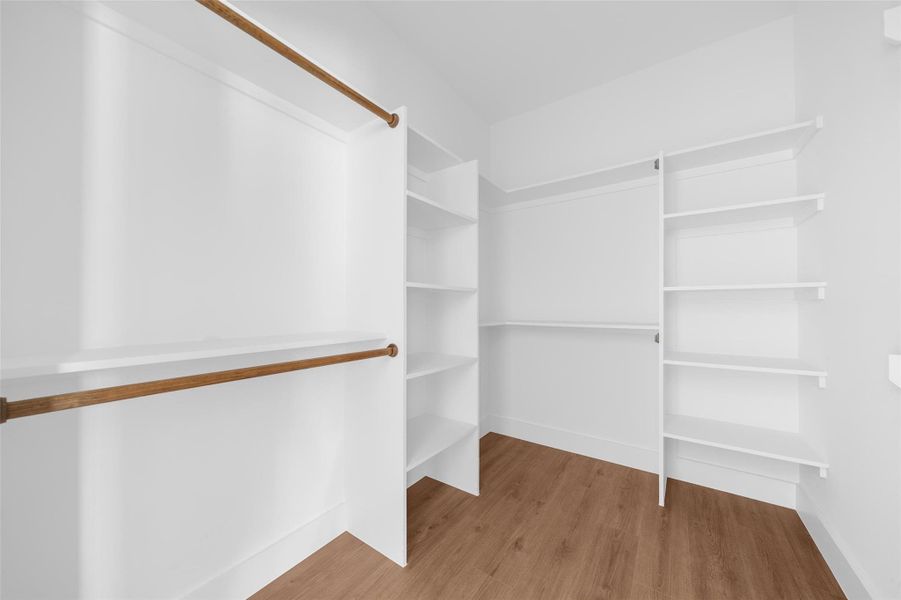 Spacious, unfurnished interior of a new home in , Hempstead (Image 26).