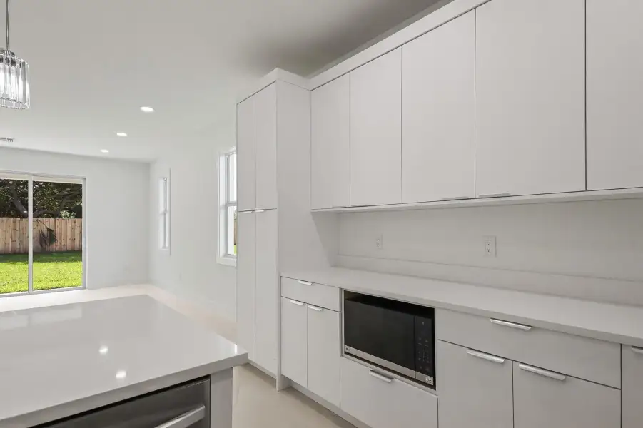 4606 Hibiscus - MLS - 010