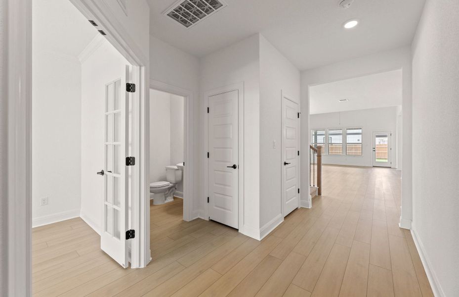 Spacious, unfurnished interior of a new home in Santa Rita Ranch, Liberty Hill (Image 38). Spacious, unfurnished interior of a new home in Santa Rita Ranch, Liberty Hill (Image 38).