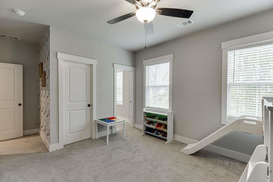 Image 42 of a home in .