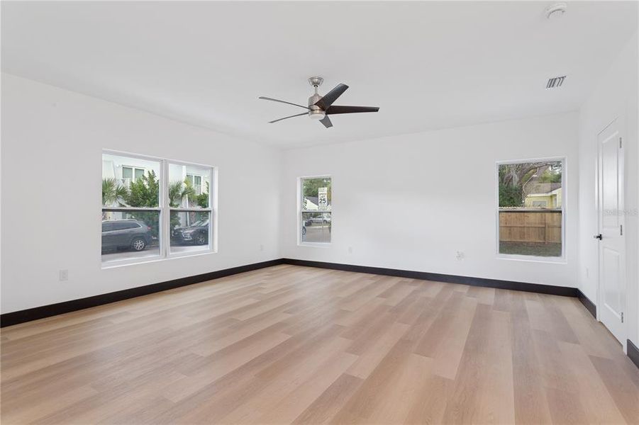 Spacious, unfurnished interior of a new home in , St. Petersburg (Image 33). Spacious, unfurnished interior of a new home in , St. Petersburg (Image 33).