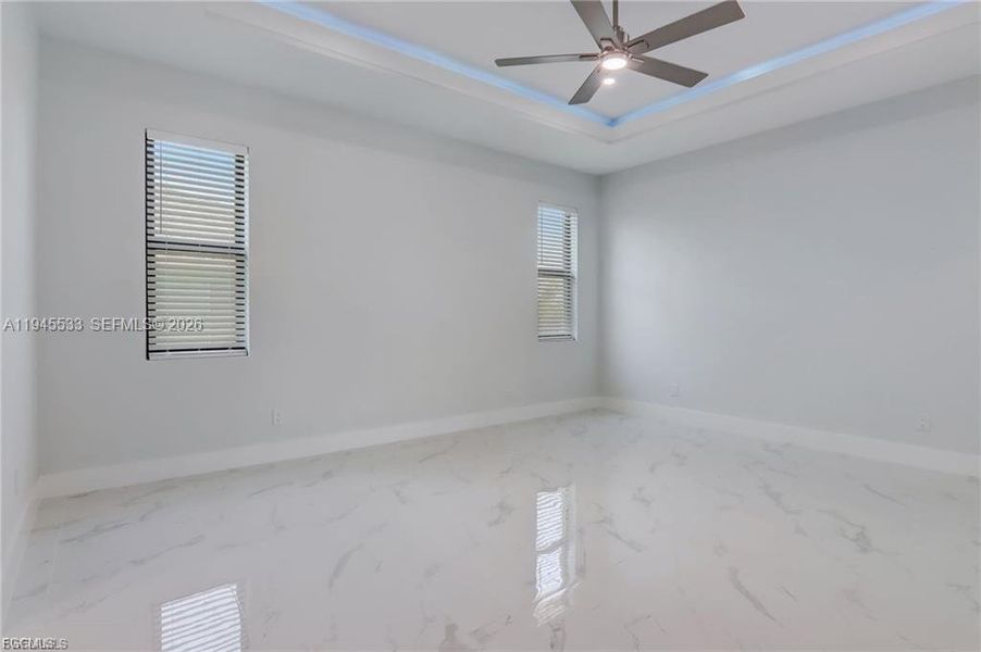 Spacious, unfurnished interior of a new home in , Cape Coral (Image 23).