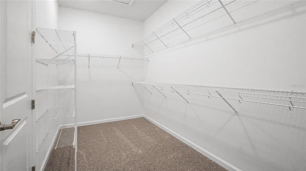 Spacious, unfurnished interior of a new home in Cresswind at Hammock Oaks, Lady Lake (Image 21).