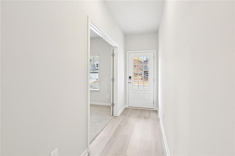 Spacious, unfurnished interior of a new home in Ivey Township, Dallas (Image 26).