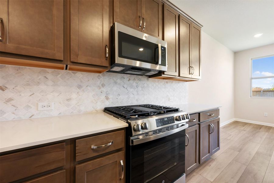 Representative images and renderings are for illustrative purposes. Actual structural options and design finishes of home may vary.