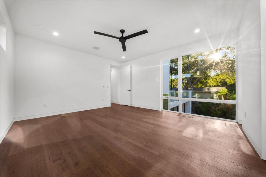 Main level primary suite