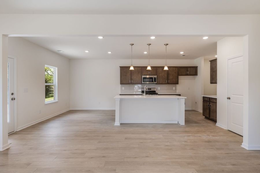 Kitchen & dining area.
