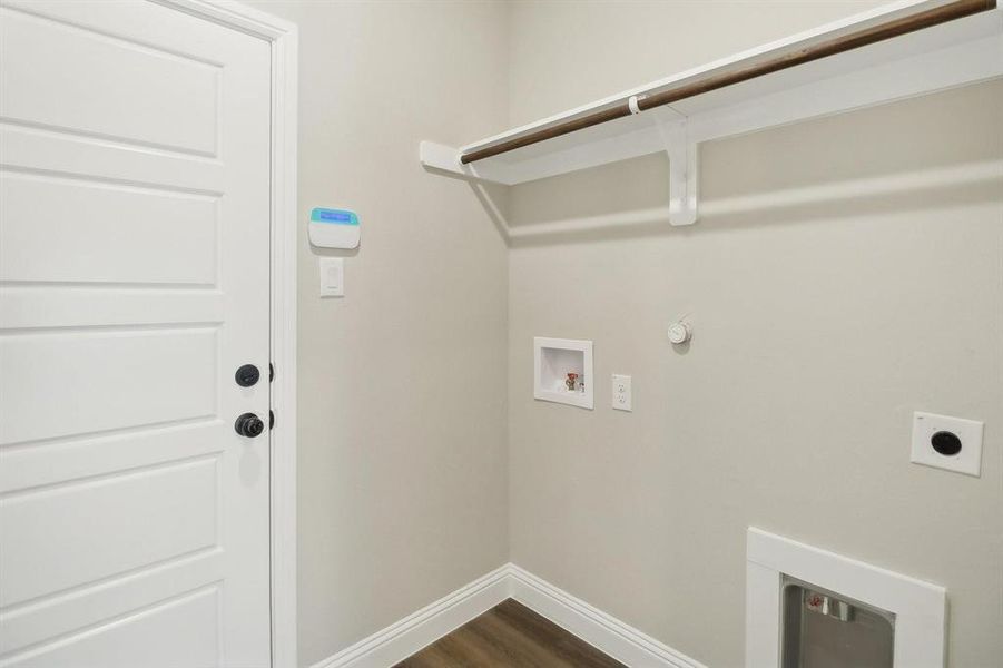 Spacious, unfurnished interior of a new home in , Alvarado (Image 15).