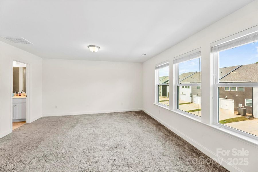 Spacious, unfurnished interior of a new home in , Belmont (Image 25).