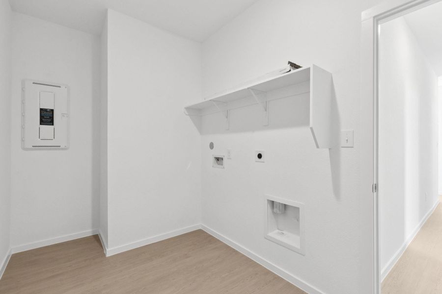 Spacious, unfurnished interior of a new home in Montgomery Bend, Montgomery (Image 26).