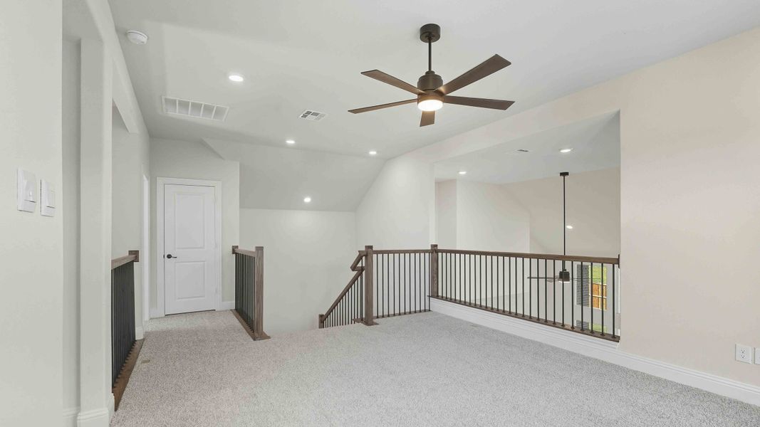 Spacious, unfurnished interior of a new home in Peachtree Meadows, Rockwall (Image 23).