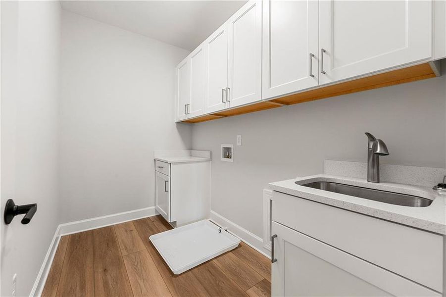 Furnished interior view inside a new home in Cresswind Georgia at Twin Lakes, Hoschton (Image 10). Furnished interior view inside a new home in Cresswind Georgia at Twin Lakes, Hoschton (Image 10).