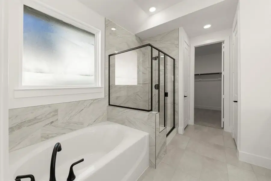 18. 2951 Andesite - Bath (3) 18. 2951 Andesite - Bath (3)